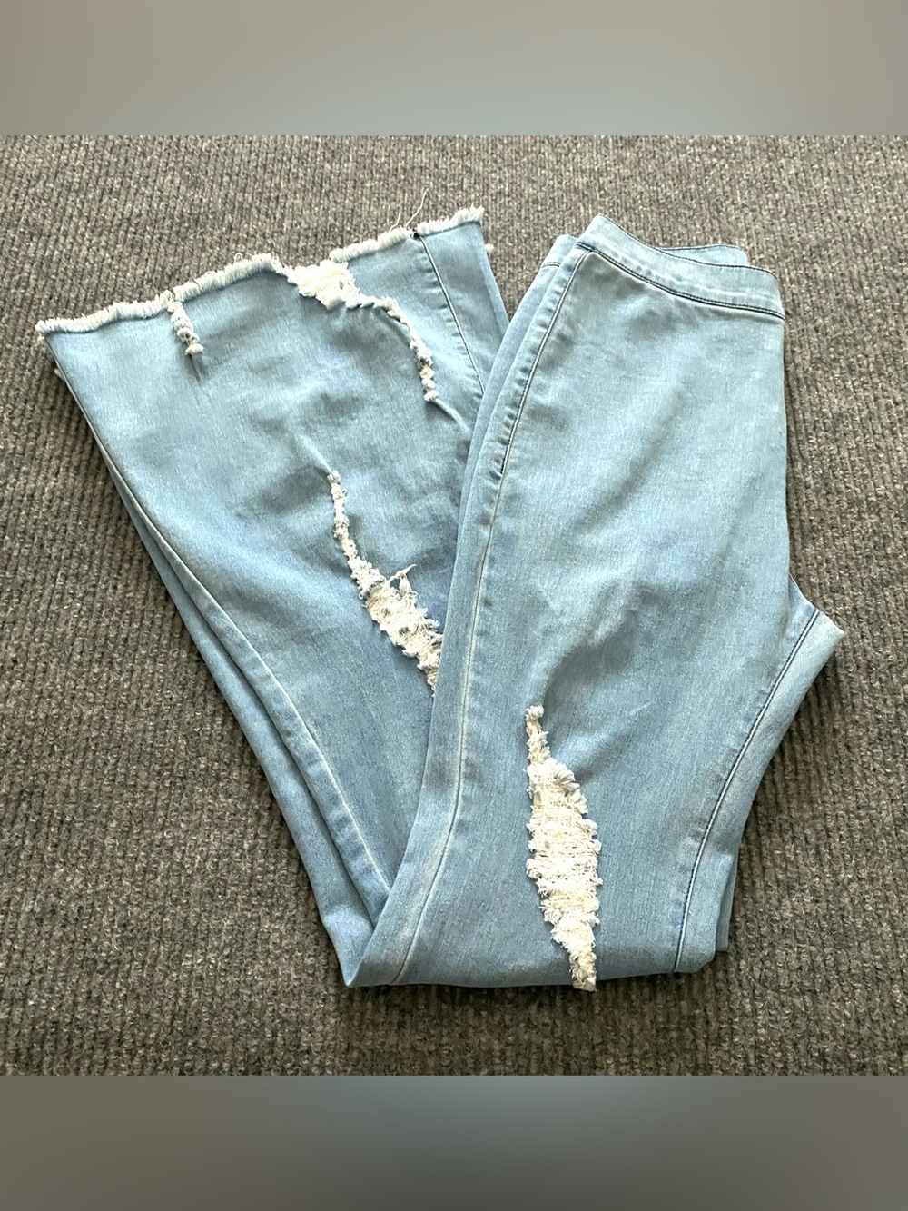Daisy Distressed Flare Jeans High Rise Light Wash Bell Bottoms  Women’s Size S